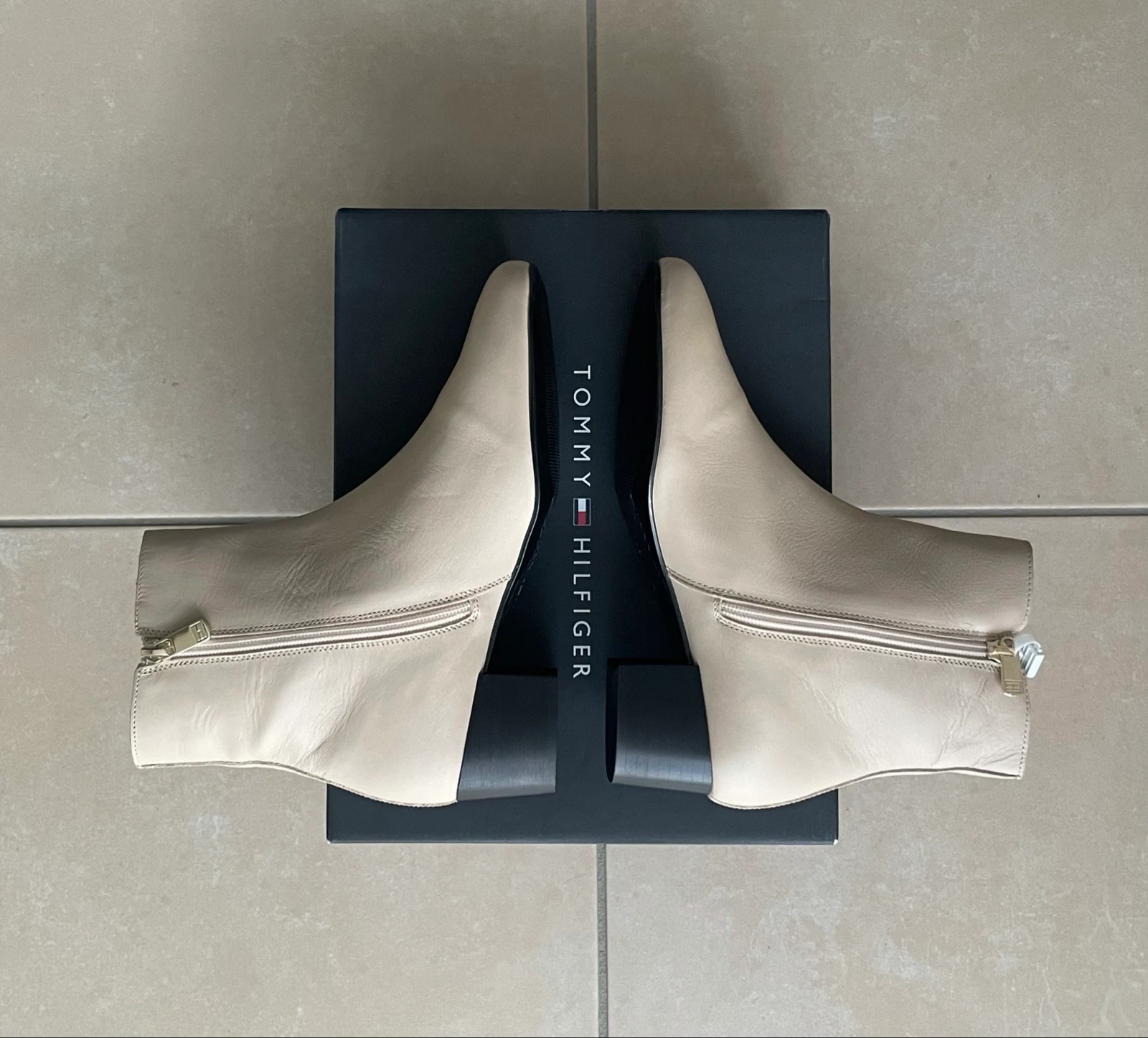 Authentic Tommy Hilfiger ankle boots beige leather 4.4 cm heel size 39 – photo 4